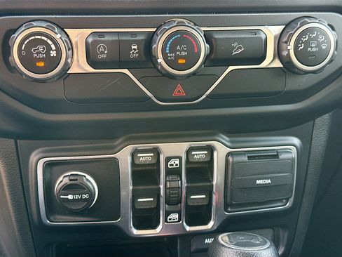 Used 2019 Jeep Wrangler Unlimited Sport S image 30