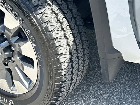 Used 2024 Chevrolet Silverado 2500 Custom w/ Custom Value Package image 31