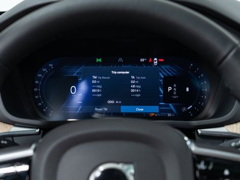 New 2026 Volvo XC60 B5 Plus w/ Protection Package Premier image 18