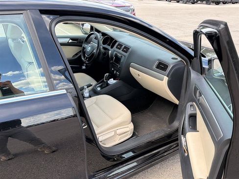 Used 2017 Volkswagen Jetta SE FWD image 20