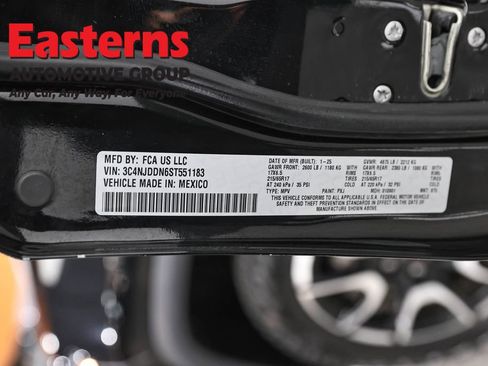 Used 2025 Jeep Compass Trailhawk AWD/4WD image 37