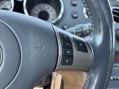 Used 2006 Pontiac Solstice Convertible w/ Premium Package RWD image 21