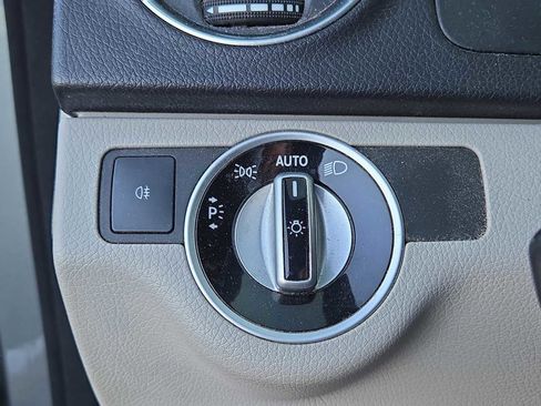 Used 2012 Mercedes-Benz C 250 Sedan image 19