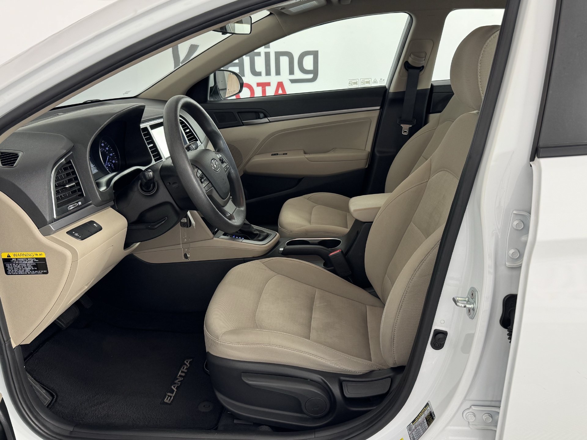 Used 2017 Hyundai Elantra SE FWD image 14