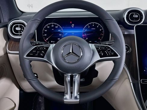 New 2026 Mercedes-Benz GLC 300 GLC 300 image 17