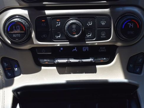Used 2017 GMC Yukon Denali w/ Open Road Package AWD/4WD image 32