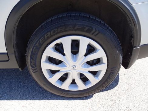 Used 2016 Nissan Rogue S image 33