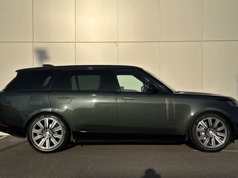 Used 2023 Land Rover Range Rover Long Wheelbase SE image 6