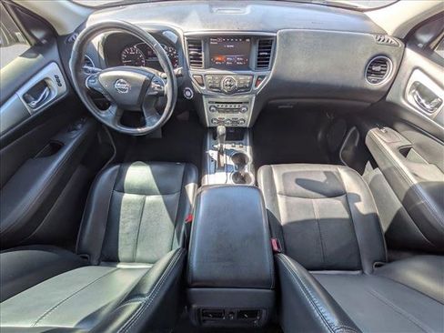 Used 2019 Nissan Pathfinder SL image 18