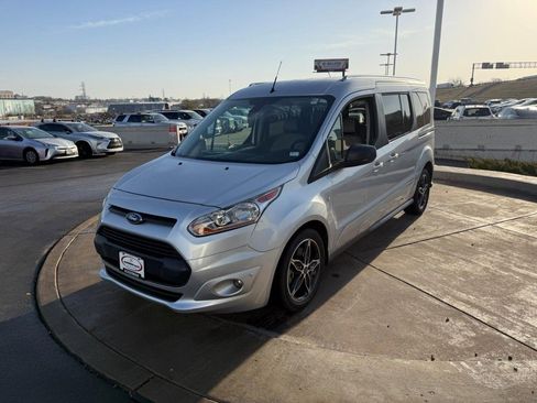 Used 2017 Ford Transit Connect XLT image 11