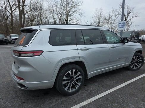 Used 2025 Jeep Grand Cherokee L Overland w/ Advanced Protech Group III image 19