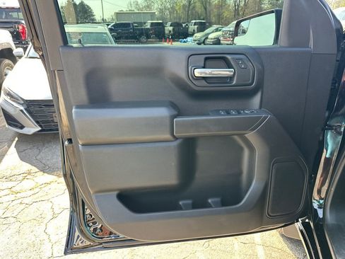 Used 2024 Chevrolet Silverado 1500 Custom Trail Boss w/ LPO, Dark Essentials Package image 11