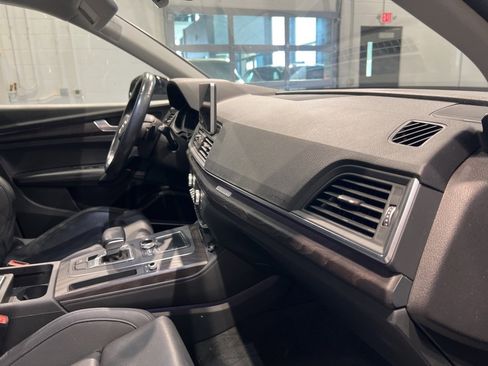 Used 2020 Audi Q5 Prestige w/ Prestige Package image 31