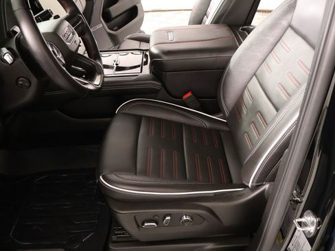 Used 2025 GMC Yukon AT4 Ultimate w/ LPO, Floor Liner Package AWD/4WD image 11