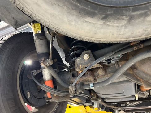 Used 2007 Cadillac Escalade AWD w/ Climate Package image 31