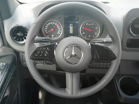 Used 2025 Mercedes-Benz Sprinter 2500 image 12