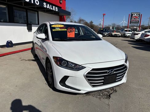 Used 2017 Hyundai Elantra SE FWD image 24
