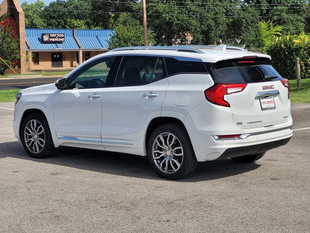 Used 2022 GMC Terrain Denali w/ Denali Premium Package AWD/4WD image 6