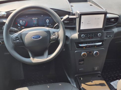 New 2025 Ford Explorer image 5