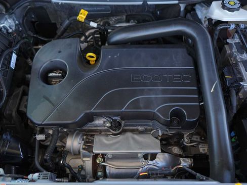 Used 2024 Chevrolet Equinox LT image 9