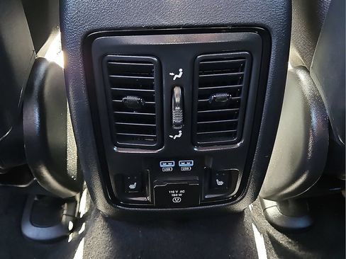 Used 2024 Dodge Durango GT RWD image 28