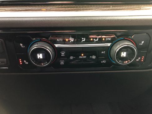 Used 2025 Chevrolet Silverado 1500 LT image 24