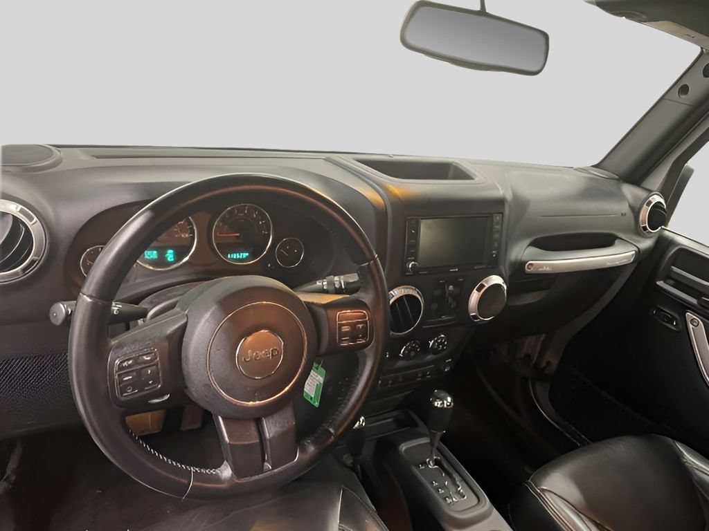 Used 2016 Jeep Wrangler Unlimited Sahara w/ Connectivity Group AWD/4WD image 11