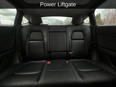 Used 2022 Tesla Model Y Long Range image 3