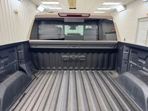 New 2026 GMC Sierra 1500 SLE w/ Preferred Package AWD/4WD image 24