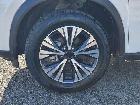 Used 2023 Nissan Rogue SV w/ SV Premium B Package FWD image 9