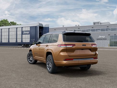 New 2026 Jeep Grand Cherokee L Summit w/ Obsidian Package AWD/4WD image 3