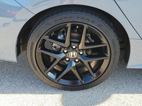 Used 2023 Honda Civic Sport image 11