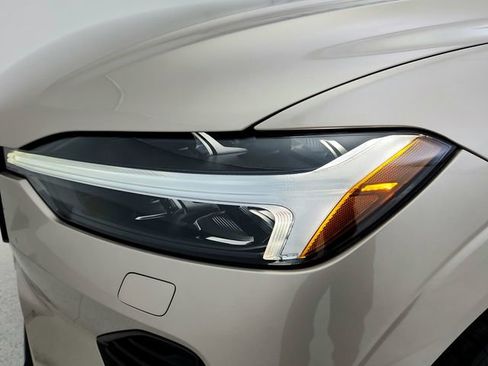 New 2025 Volvo XC60 B5 Core w/ Protection Package Premier image 30