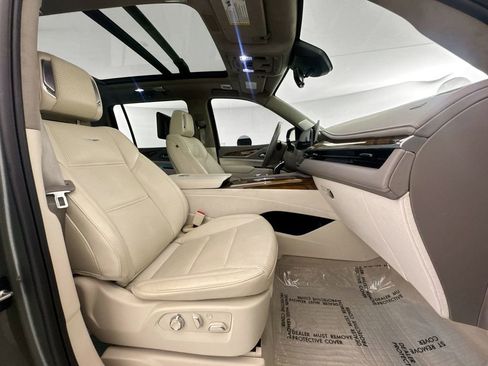 Used 2024 Cadillac Escalade ESV Sport Platinum w/ LPO, ONYX Package AWD/4WD image 29