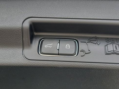 Certified 2022 Ford Explorer XLT w/ Equipment Group 202A image 14