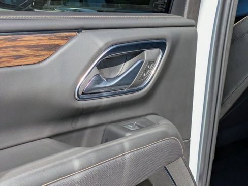 Used 2023 Chevrolet Suburban Premier image 28