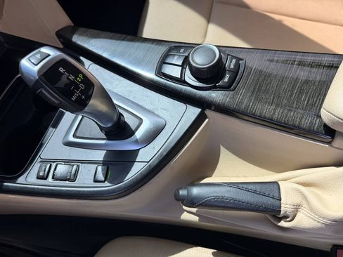 Used 2017 BMW 320i Sedan RWD image 19