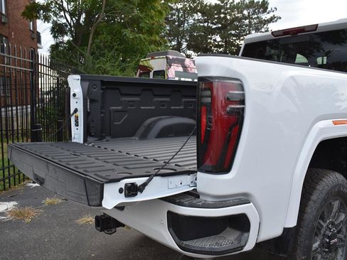 New 2026 GMC Sierra 2500 AT4 w/ AT4 Premium Plus Package image 12