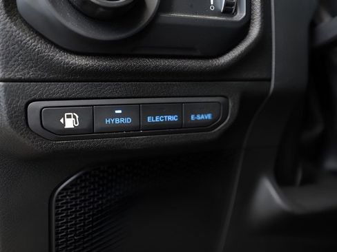 Used 2024 Jeep Wrangler Unlimited w/ Convenience Group AWD/4WD image 33