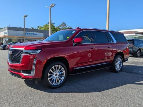 Used 2024 Cadillac Escalade ESV Premium Luxury image 8