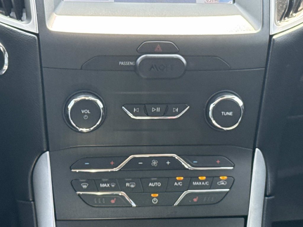 Used 2020 Ford Edge SEL w/ Convenience Package FWD image 19
