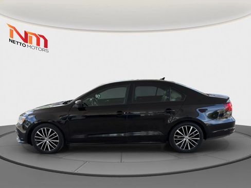 Used 2015 Volkswagen Jetta Sport FWD image 2
