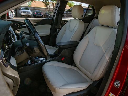 Used 2023 Buick Encore GX Preferred w/ Cold Weather Comfort Package FWD image 13