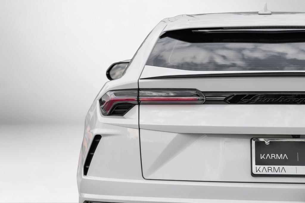 Used 2022 Lamborghini Urus AWD/4WD image 58