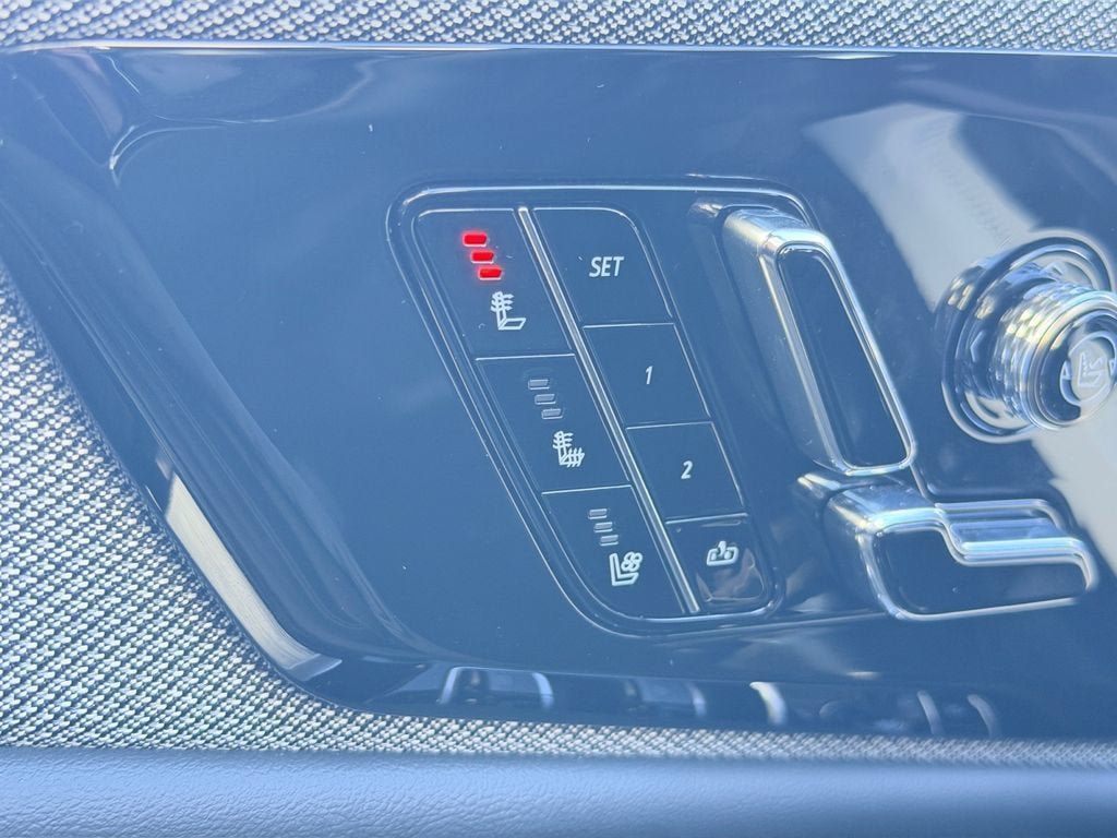 Used 2025 Cadillac Optiq Sport 2 AWD/4WD image 33