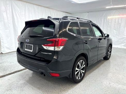 Used 2021 Subaru Forester Limited image 3