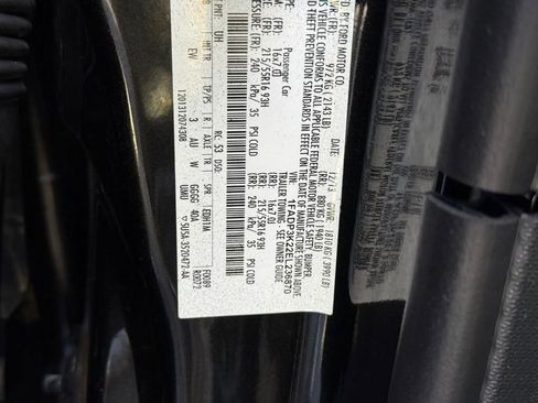 Used 2014 Ford Focus SE w/ SE Winter Package image 24