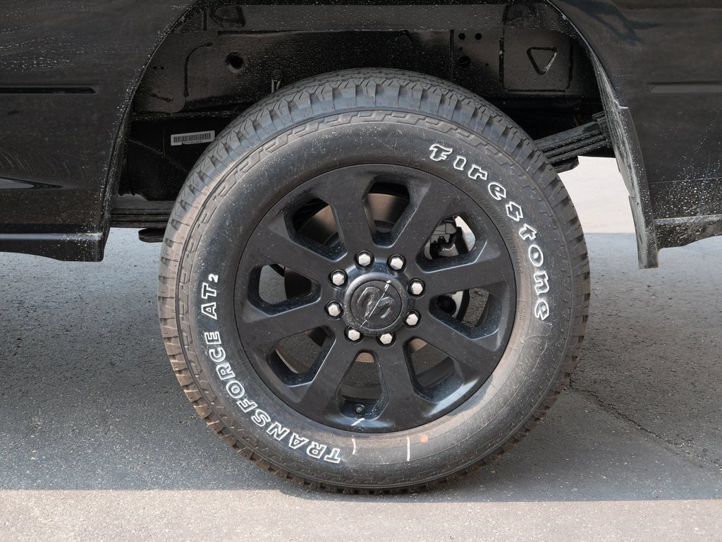 New 2026 RAM 3500 Big Horn AWD/4WD image 4