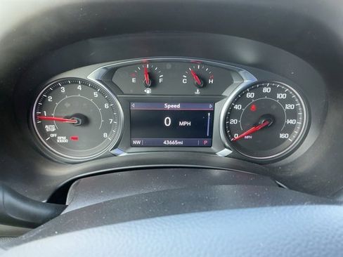 Used 2024 GMC Terrain SLT image 21