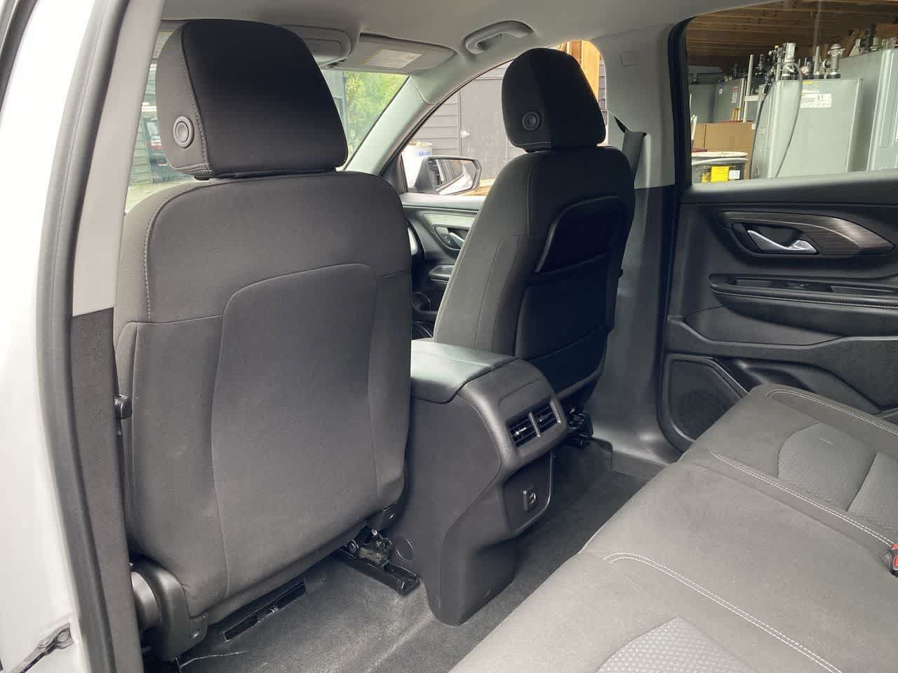 Used 2024 GMC Terrain SLE AWD/4WD image 16